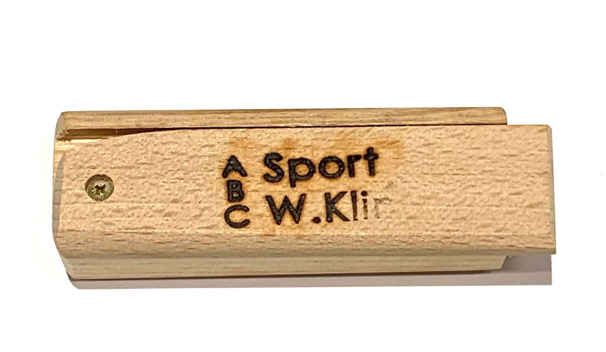 Klin wood tracking article with reward compartment